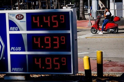 Vì sao giá dầu giảm mạnh?