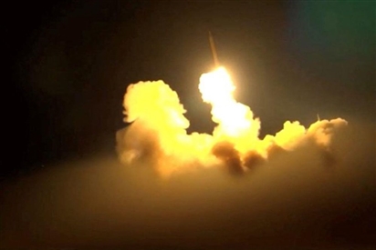 Iran dùng siêu tên lửa đạn đạo Sejjil tấn công Israel