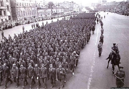 Cuộc diễu hành nhục nhã nhất của lính Đức Quốc xã ở Moscow