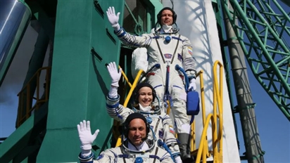Người Nga lại dẫn trước: Phương Tây đánh giá chuyến bay của đoàn phi hành gia làm phim lên ISS