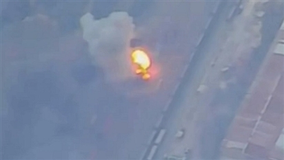 Clip cả đoàn tàu chở đạn bị hỏa thiêu ở hướng Donetsk 