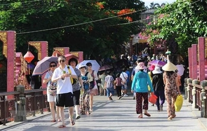 Tour khách đoàn Trung Quốc trở lại Việt Nam từ ngày 15/3