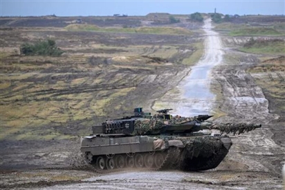 Đức rót viện trợ quân sự lớn chưa từng có cho Ukraine