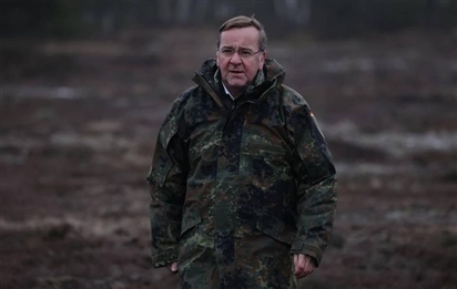 Bộ trưởng Quốc phòng Đức hé lộ thời điểm chuyển xe tăng cho Ukraine