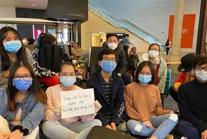 40 du học sinh Việt Nam mắc kẹt ở sân bay Mỹ: 'Chúng con bị kẹt, xin hãy giúp chúng con'