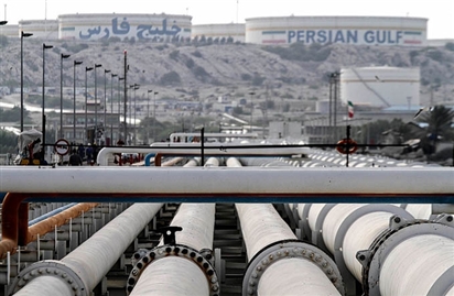 Iran bắt tay với Nga để phát triển dầu khí