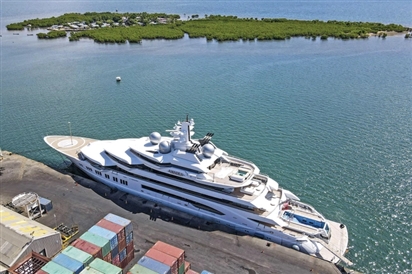 Tòa Fiji bất ngờ hoãn lệnh tịch thu siêu du thuyền của tỷ phú Nga