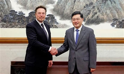 Thành công của Elon Musk trong ''điều hướng'' mối quan hệ với Mỹ và Trung Quốc