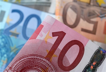 Euro: Kẻ mạnh thất thế