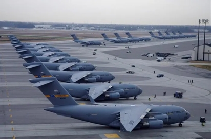Gần 50 máy bay vận tải C-17A Mỹ tới Trung Đông trong 24 giờ