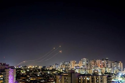 Sốc: Hamas phóng rốc-két trúng nơi ''nhạy cảm'' của Israel