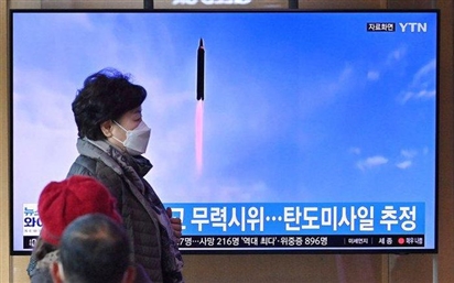 Triều Tiên bất ngờ phóng ICBM
