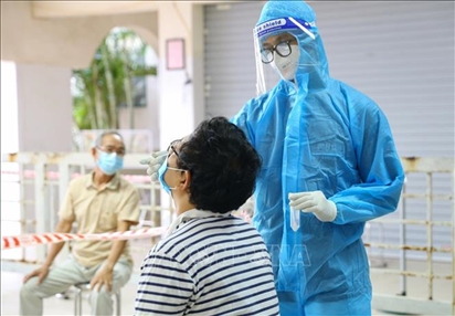 Hà Nội 'thần tốc' xét nghiệm nhóm người nguy cơ cao