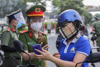 Từ 1/10, TP Hồ Chí Minh bỏ giấy đi đường, người dân không được tự ý ra khỏi thành phố