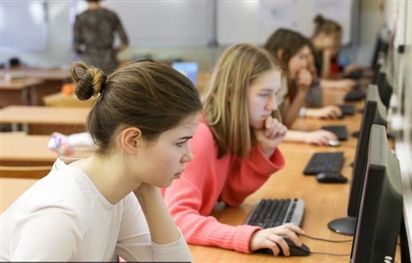 Nga: Bộ giáo dục khuyến nghị học từ xa cho các trường học, trường nghề, trung tâm giáo dục
