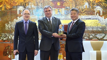 Triển khai thỏa thuận hợp tác giữa Hà Nội và Saint Petersburg