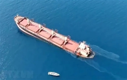 Tàu buôn của Anh trúng tên lửa ở ngoài khơi Yemen