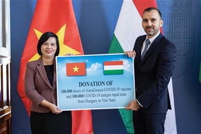 Hungary trao tặng Việt Nam vaccine Covid-19 và vật tư y tế