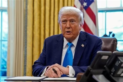 Ông Biden bị tố dùng bút ký tự động, Tổng thống Trump gọi là 'bê bối lịch sử'