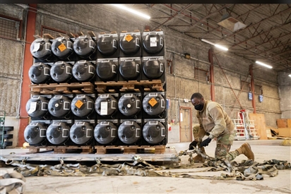 Ukraina bị đồng minh giàu nhất bỏ rơi