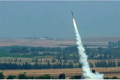 Iran tuyên bố sẵn sàng dừng tấn công, Yemen phóng tên lửa tấn công Israel