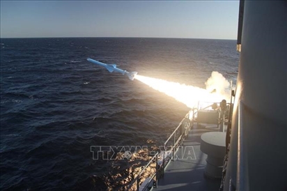 Iran gia tăng trang bị hệ thống phóng tên lửa hành trình cho các tàu khu trục
