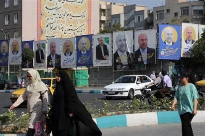 Bầu cử Tổng thống Iran kéo dài thời gian bỏ phiếu, chỉ trích Mỹ can thiệp