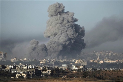 Quân đội Israel tiếp tục tiến công ở Dải Gaza trước khi áp lệnh ngừng bắn