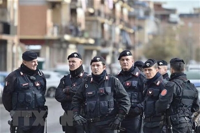 Italy: Nổ súng tại cuộc họp dân cư, 3 người thiệt mạng