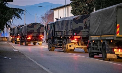 Đoàn xe quân sự Italy chở thi thể rời khỏi Bergamo