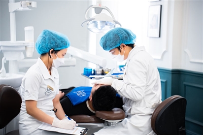 Giải quyết dứt điểm các vấn đề răng miệng: Để mỗi bữa cơm tại Nga đều tròn vị