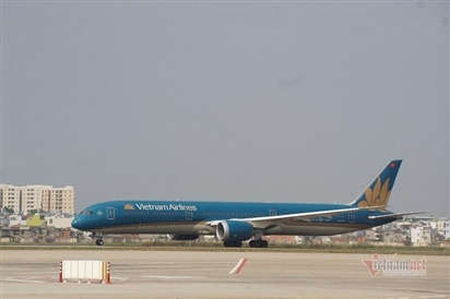 Tân Sơn Nhất có 24 chuyến bay ngày đầu mở lại các đường bay quốc tế