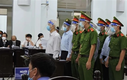 Xét xử 7 bị cáo cựu lãnh đạo UBND tỉnh Khánh Hòa và các sở vi phạm tại núi Chín Khúc