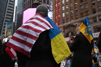 Xung đột Nga-Ukraine: Báo Mỹ cho rằng người dân xứ cờ hoa ''thấm mệt'' vì viện trợ cho Ukraine?