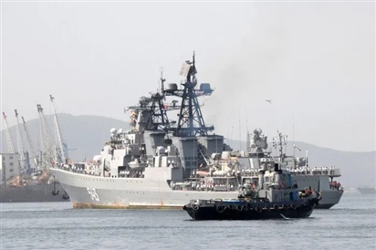 Tàu chiến Nga cập cảng Qatar