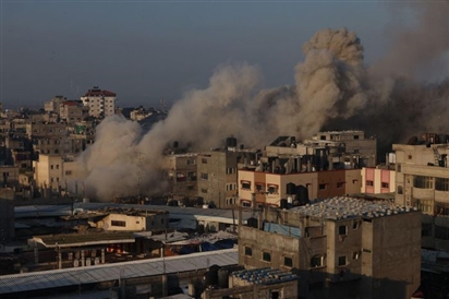 Israel dồn dập tấn công 200 mục tiêu ở Gaza, chuẩn bị cuộc chiến lâu dài với Hamas