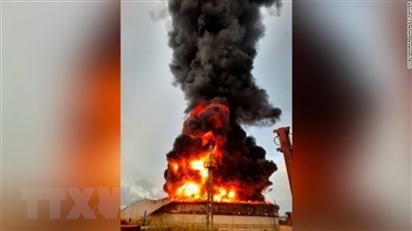 Cuba dập tắt được đám cháy ở bể chứa nhiên liệu đầu tiên