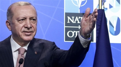 Thổ Nhĩ Kỳ đe dọa tiếp tục chặn đường gia nhập NATO của Thụy Điển, Phần Lan