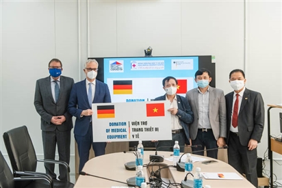 Đức trao tặng máy móc y tế gần 21 tỷ đồng giúp Việt Nam chống dịch Covid-19