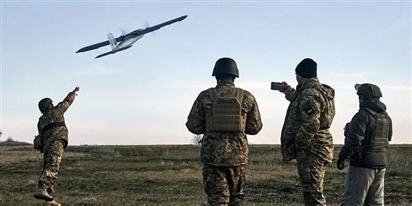 UAV bay rợp trời, xe tăng và lính Ukraine bị phát hiện sau vài phút