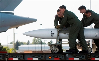 NATO bị tố nghiên cứu kịch bản sử dụng vũ khí hạt nhân chống lại Nga