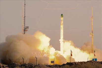 Iran thử nghiệm tên lửa mang vệ tinh Qaem-100