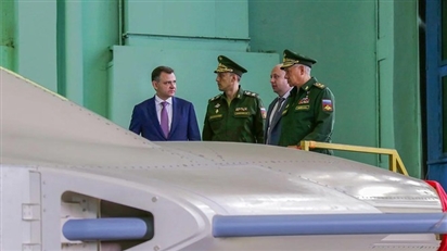 Giải mã máy bay không người lái chiến đấu S-70 ''Okhotnik'' Nga chuẩn bị sản xuất hàng loạt