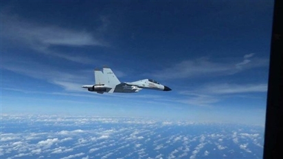Chiến đấu cơ Trung Quốc chạm trán máy bay quân sự Mỹ