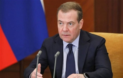 Ông Medvedev: Nga sẵn sàng tấn công căn cứ quân sự nước ngoài đặt tại Ukraine