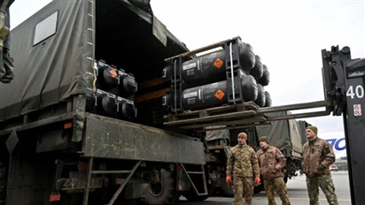 Mỹ chuyển thiết bị quân sự trị giá 400 triệu USD cho Ukraine