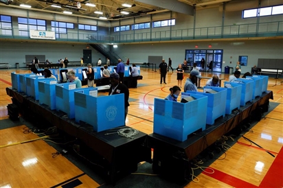 Bỏ phiếu hé lộ lựa chọn của cử tri Mỹ trong bầu cử giữa nhiệm kỳ