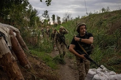 Chuyên gia Mỹ: Tổng thống Biden cần kêu gọi đình chiến và ngừng bắn để 'cứu Ukraine'
