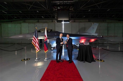 Mỹ xuất xưởng tiêm kích F-16 đầu tiên cho Slovakia