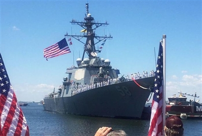 Tàu khu trục USS Laboon của Hải quân Mỹ bị tên lửa Houthi nhắm mục tiêu ở Biển Đỏ